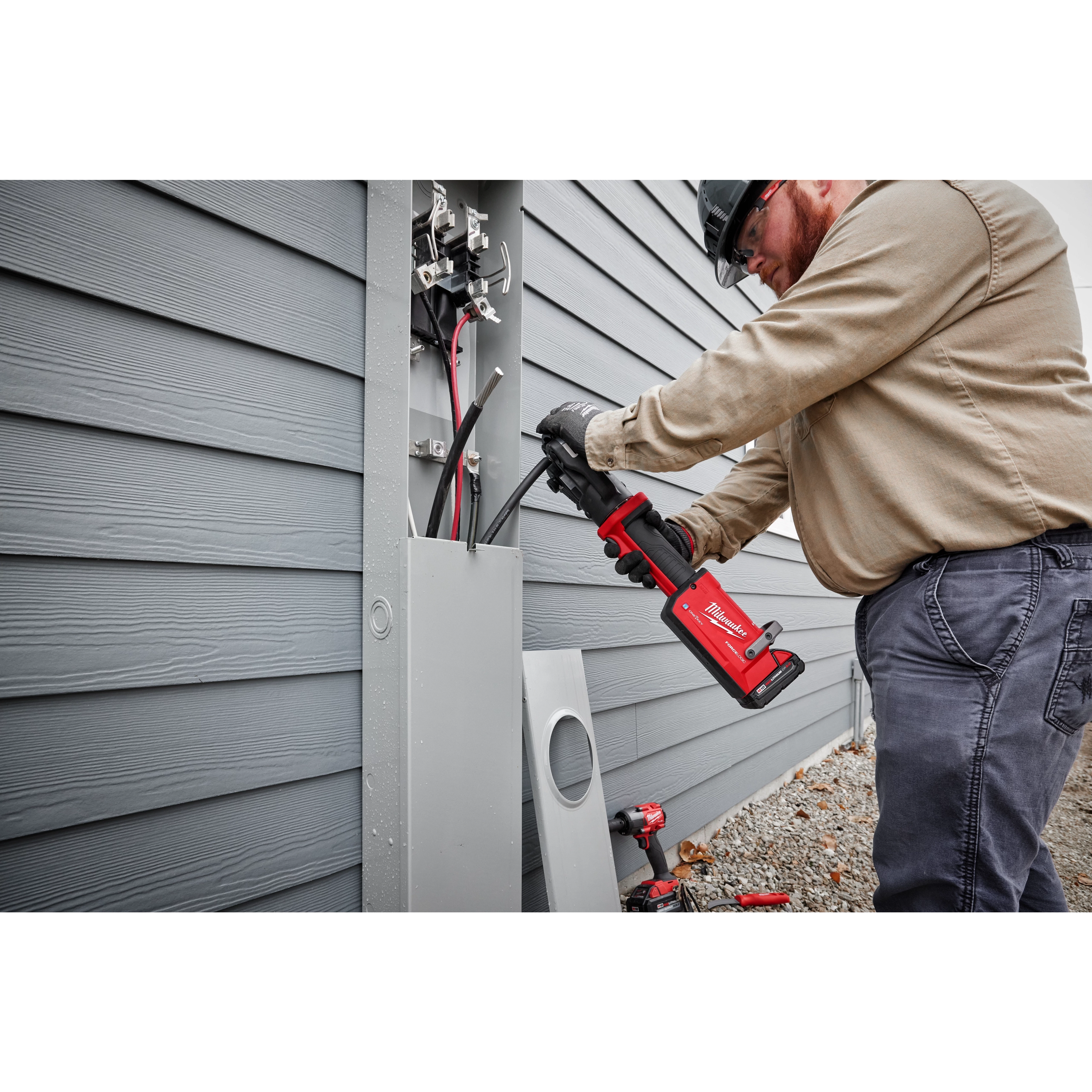 M18™ FORCE LOGIC™ 11T Dieless Latched Linear Utility Crimper