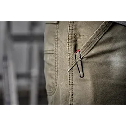 FASTBACK™ Compact Folding Utility Knife