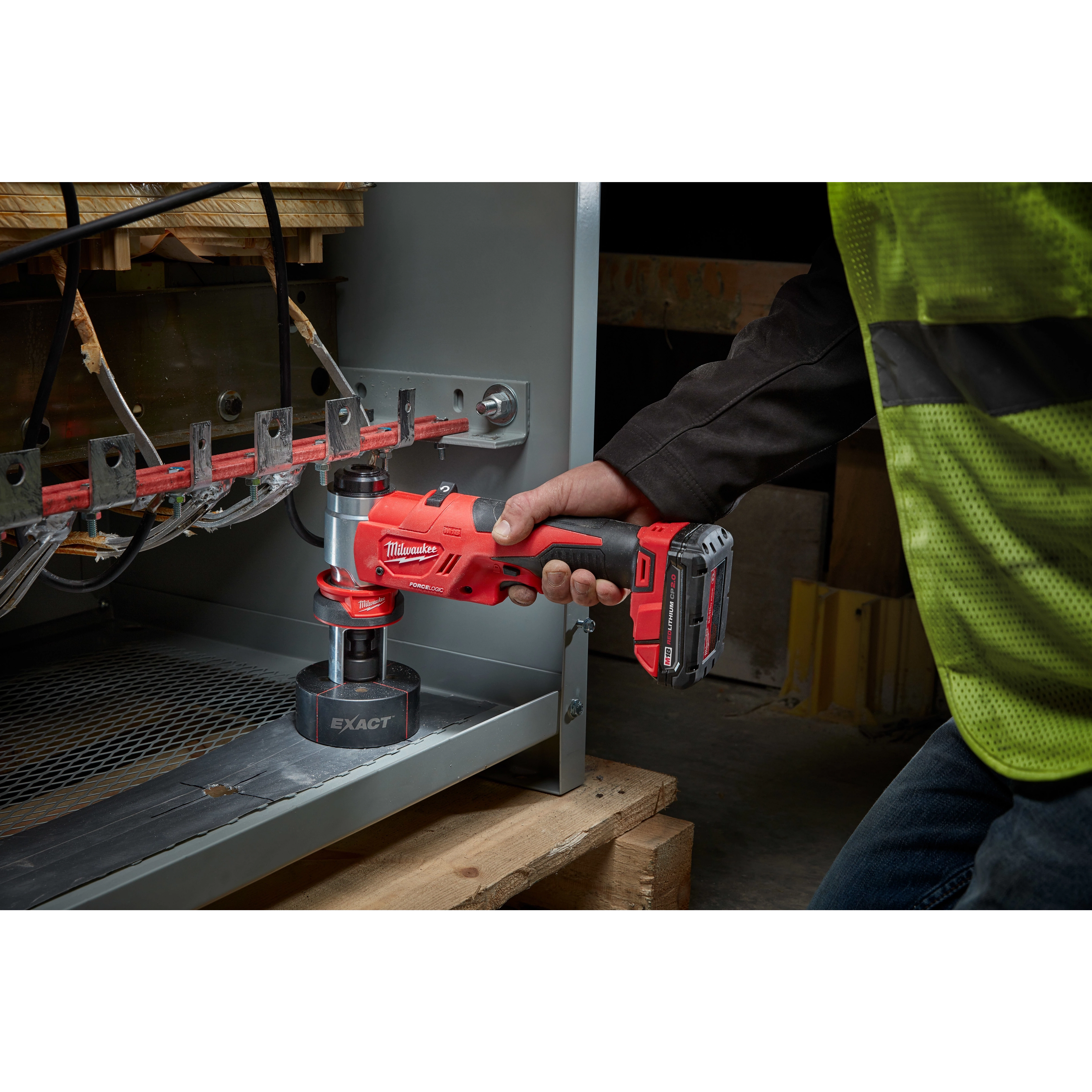 FORCELOGIC™
M18™ 6 Ton Knockout Tool
1/2" – 2" Kit