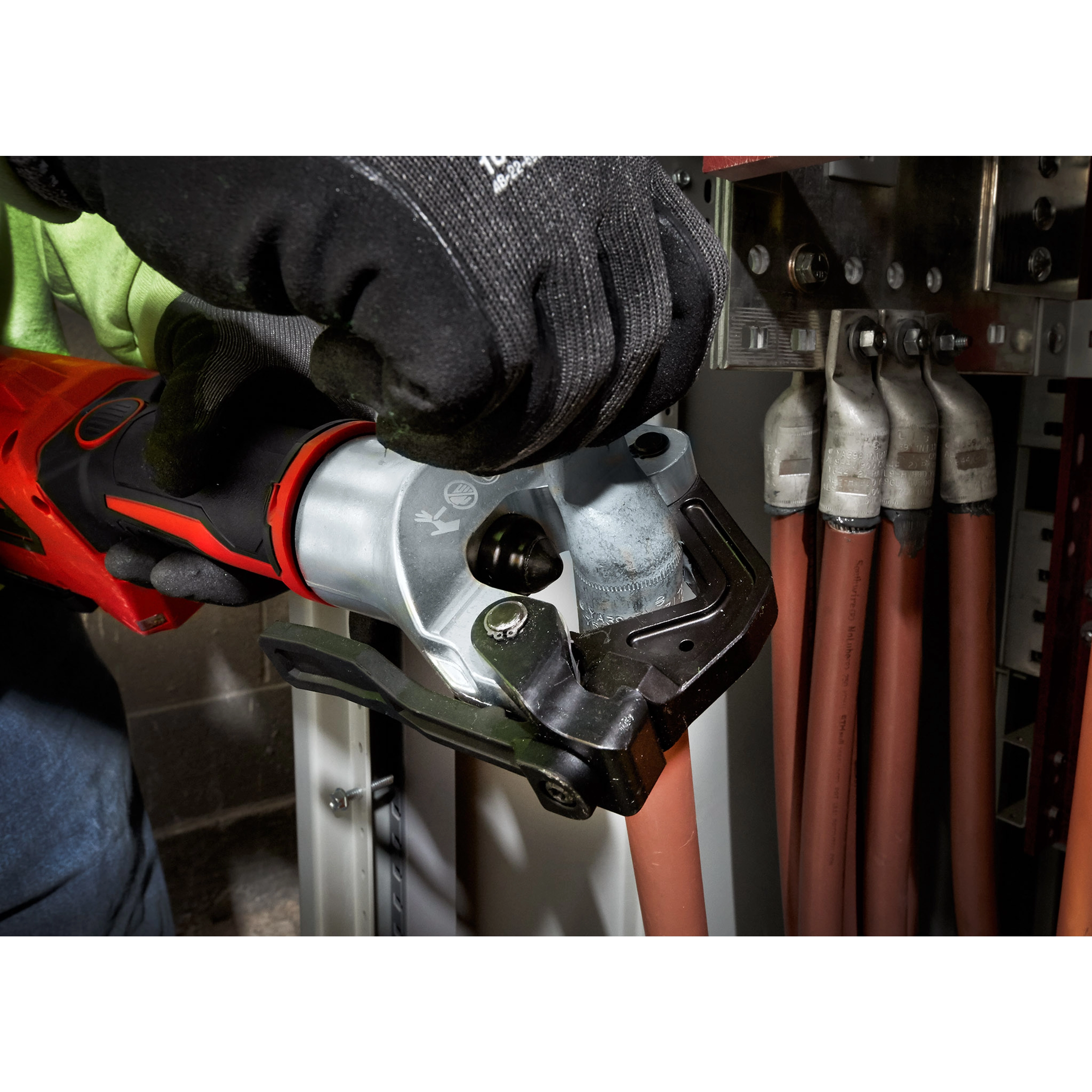 M18™ FORCE LOGIC™ 750 MCM Dieless Crimper