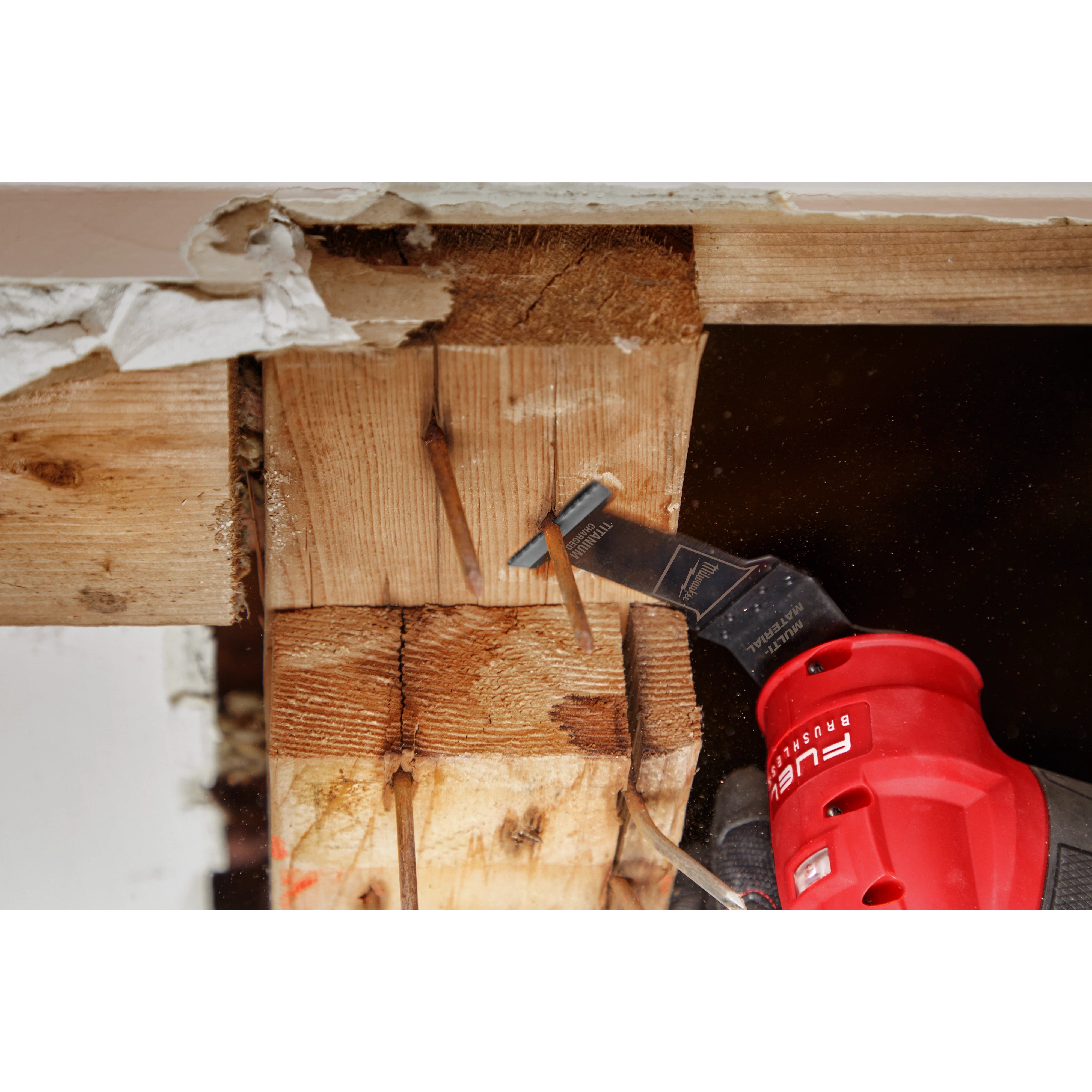 MILWAUKEE® OPEN-LOK™ 1-3/8" TITANIUM CHARGED™ Bi-Metal Multi-Material Multi-Tool Blade