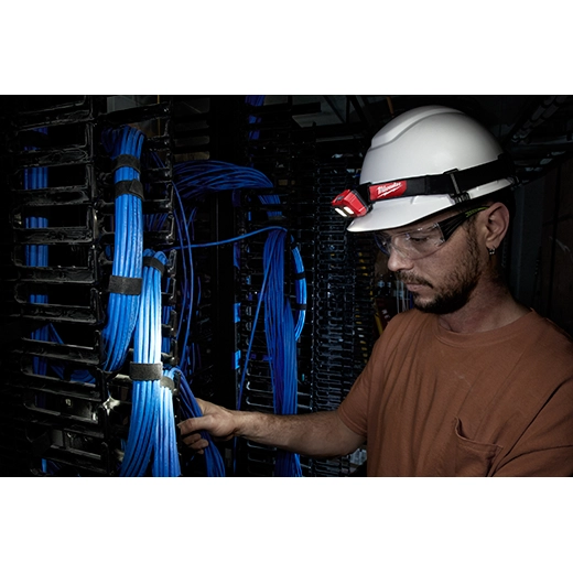 2104 - MILWAUKEE® Spot/Flood Headlamp