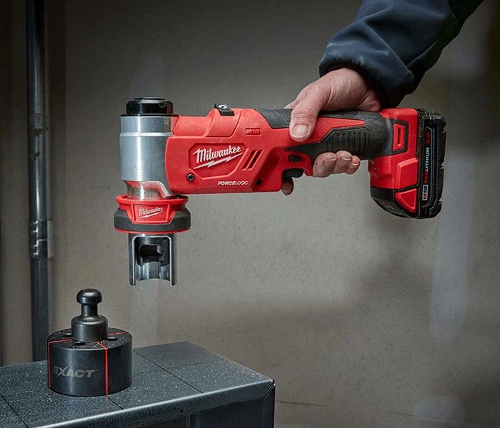 Milwaukee battery store tools m18